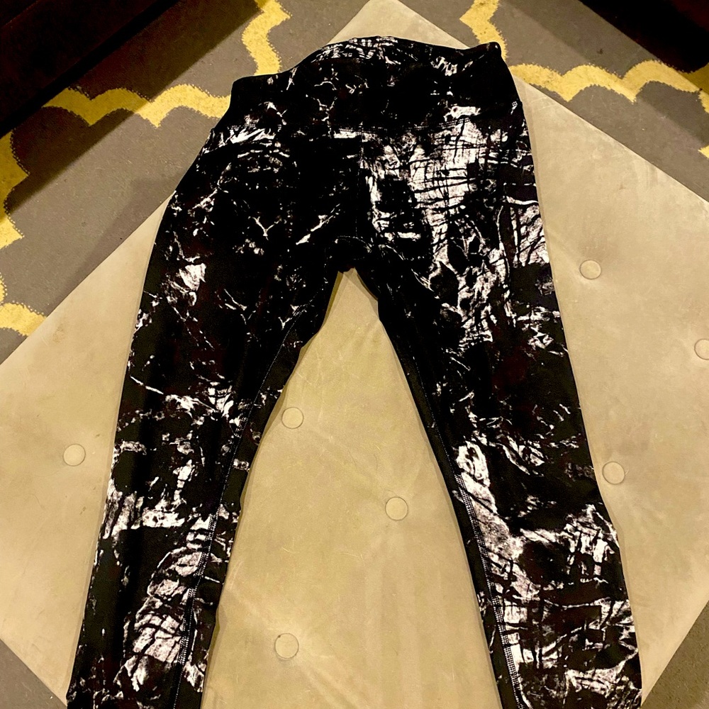 Full length ALO leggings size medium